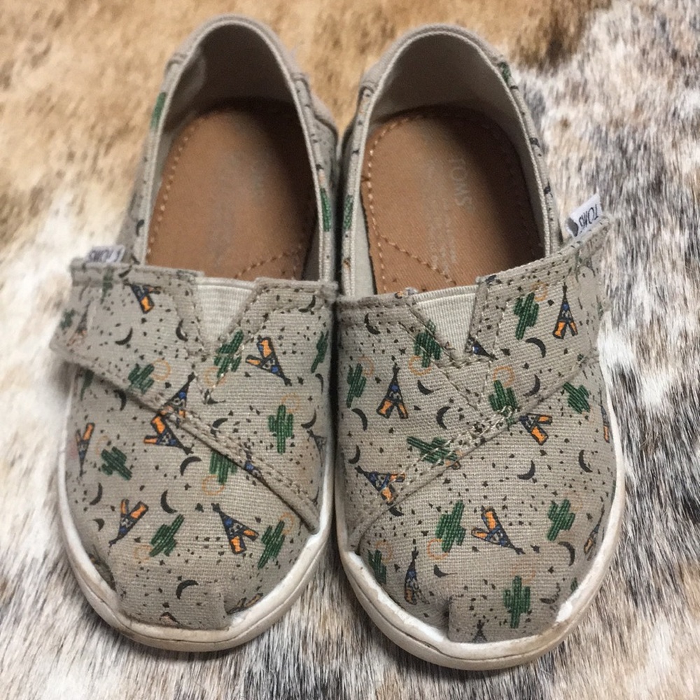 Tiny toms.